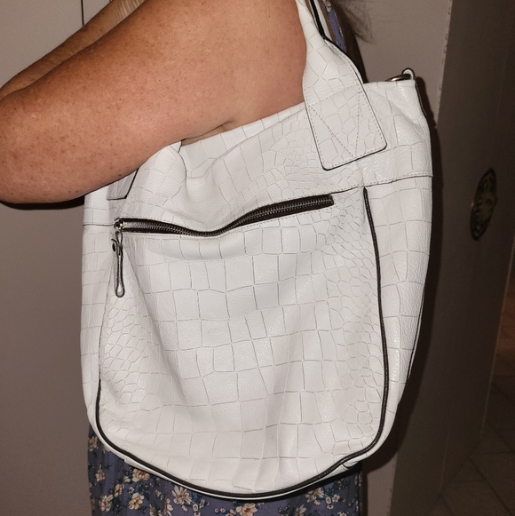 Perfect summer purse! Claudia Firenze large white leather bag! - Picture 1 of 7